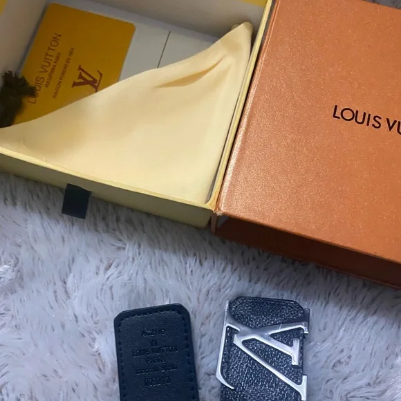 Louis Vuitton Graphite Belt with Silver Buckle - Picture 2 of 4